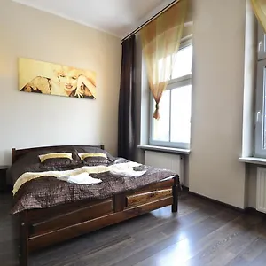  Hostel Royal Polska